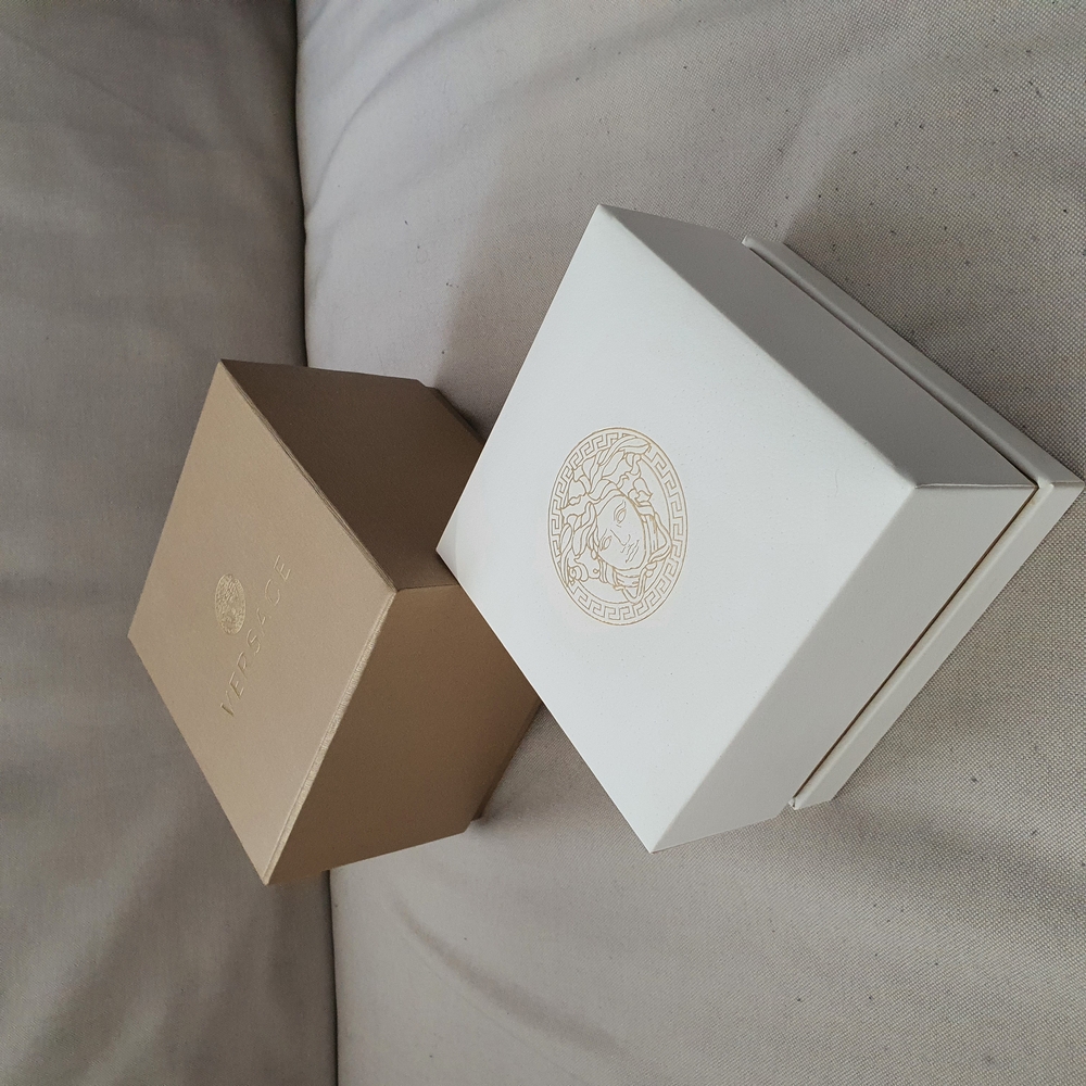 VERSACE Gold Greca Dome Watch - Picture 5 of 6
